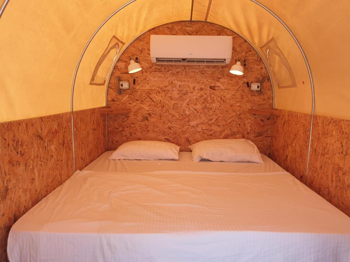 Отель Badolina Ein Gedi Glamping Экстерьер фото